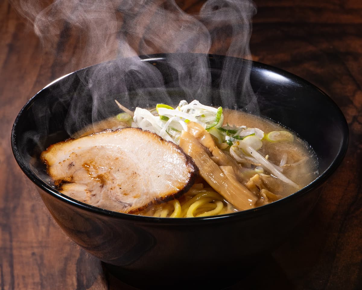 炙り味噌とんラーメン